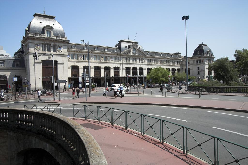 Hotel De Bordeaux Тулуза Екстериор снимка